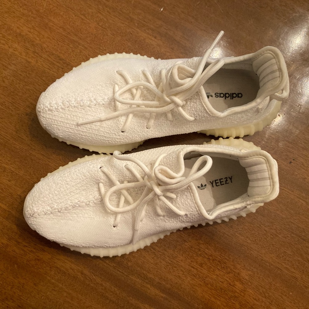 Triple White Yeezy Boost 350 V2 size 7.5